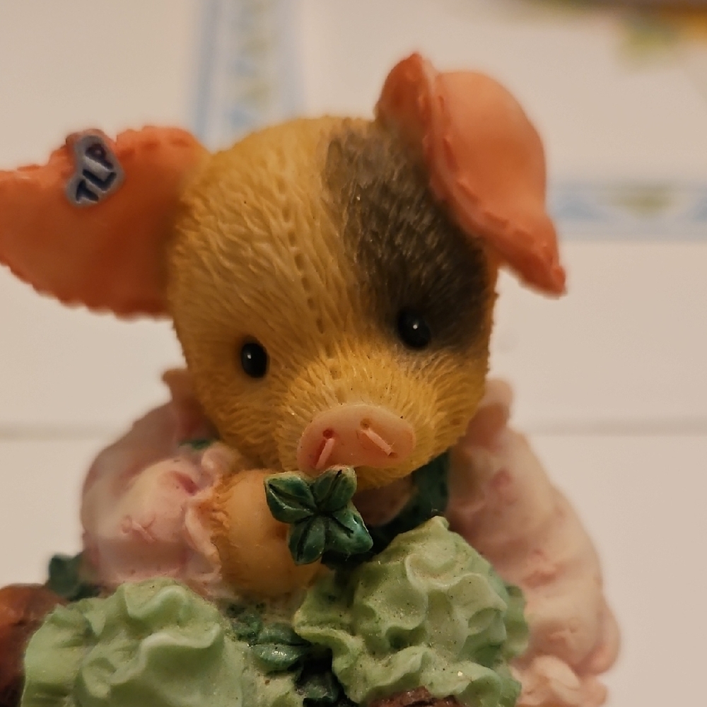 This Little Piggy "Sow Lucky" - Enesco Pig Figurine with Pink and Green Accents - Picture 4 of 6